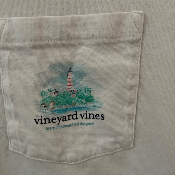 Youth XL Vineyard Vines white t-shirt - Picture 2 of 5